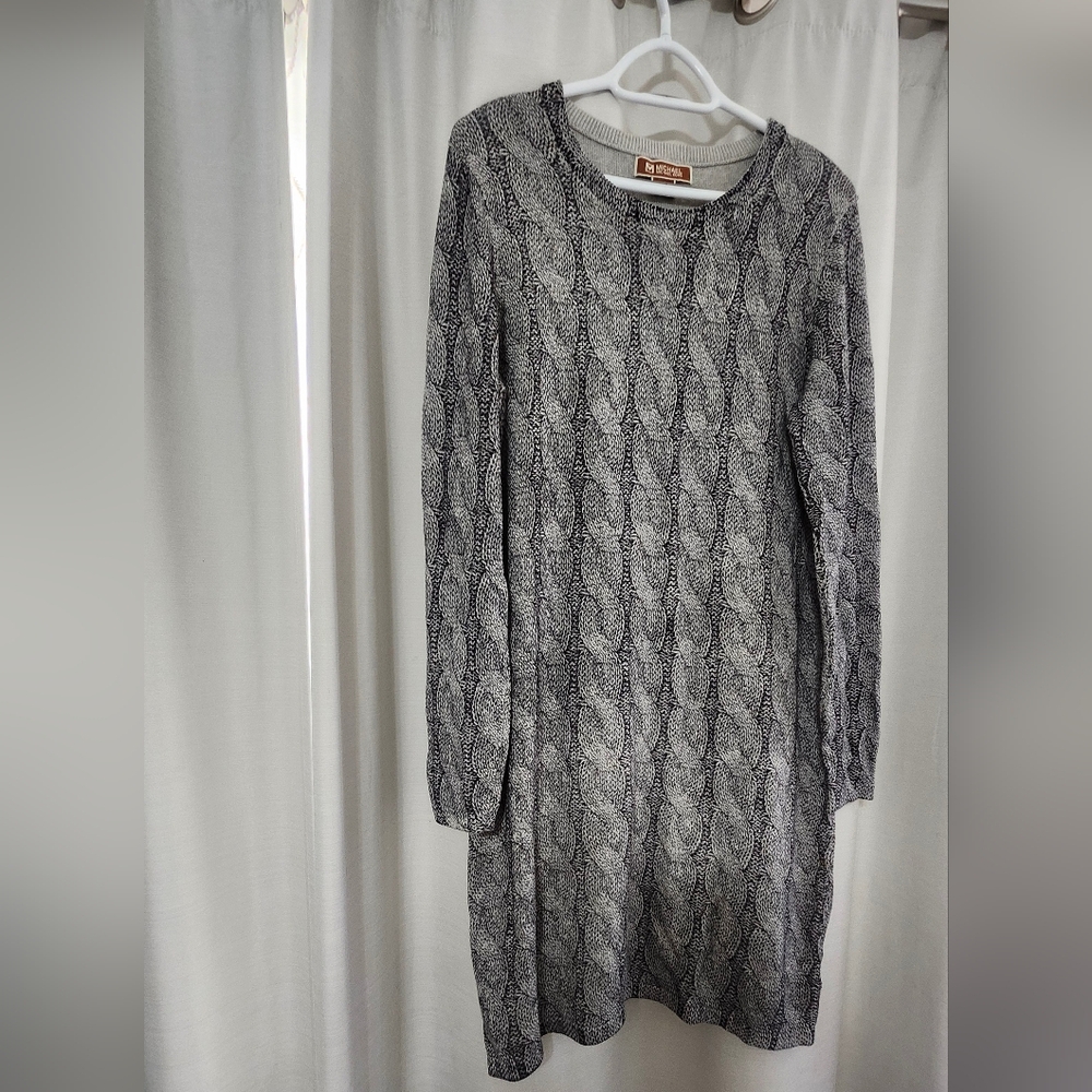 Dress - Picture 5 of 16